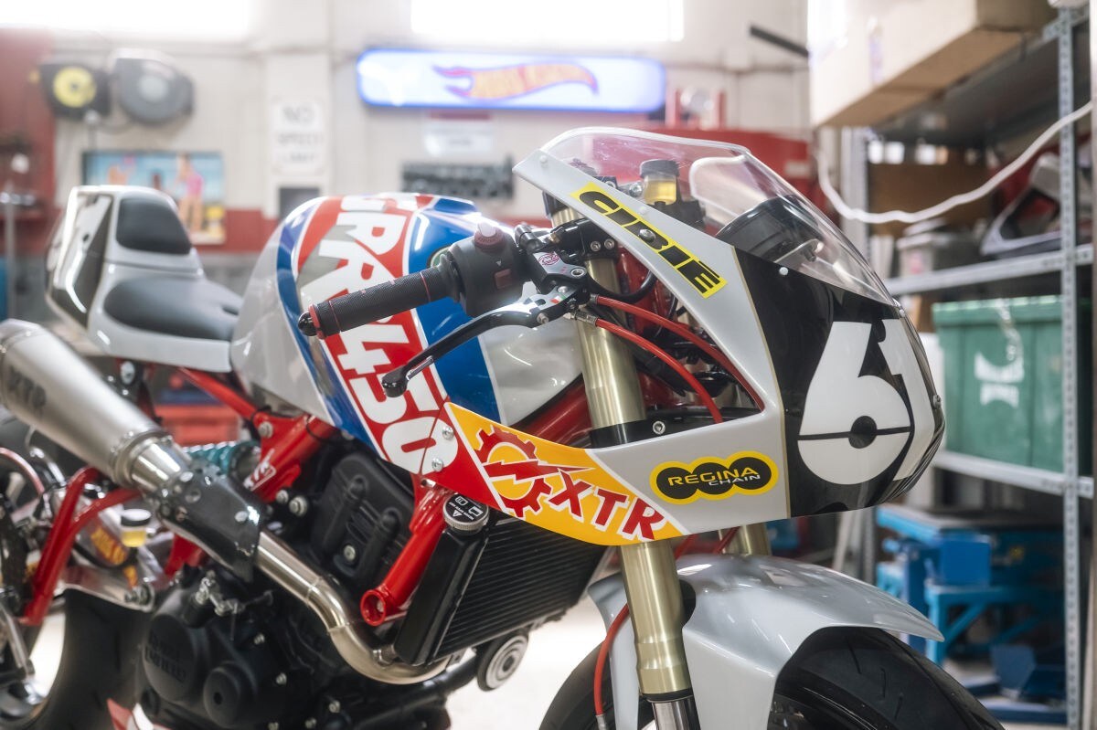 La riconoscete? E' una Royal Enfield Guerrilla 450!